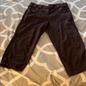 Brown khaki capri pants